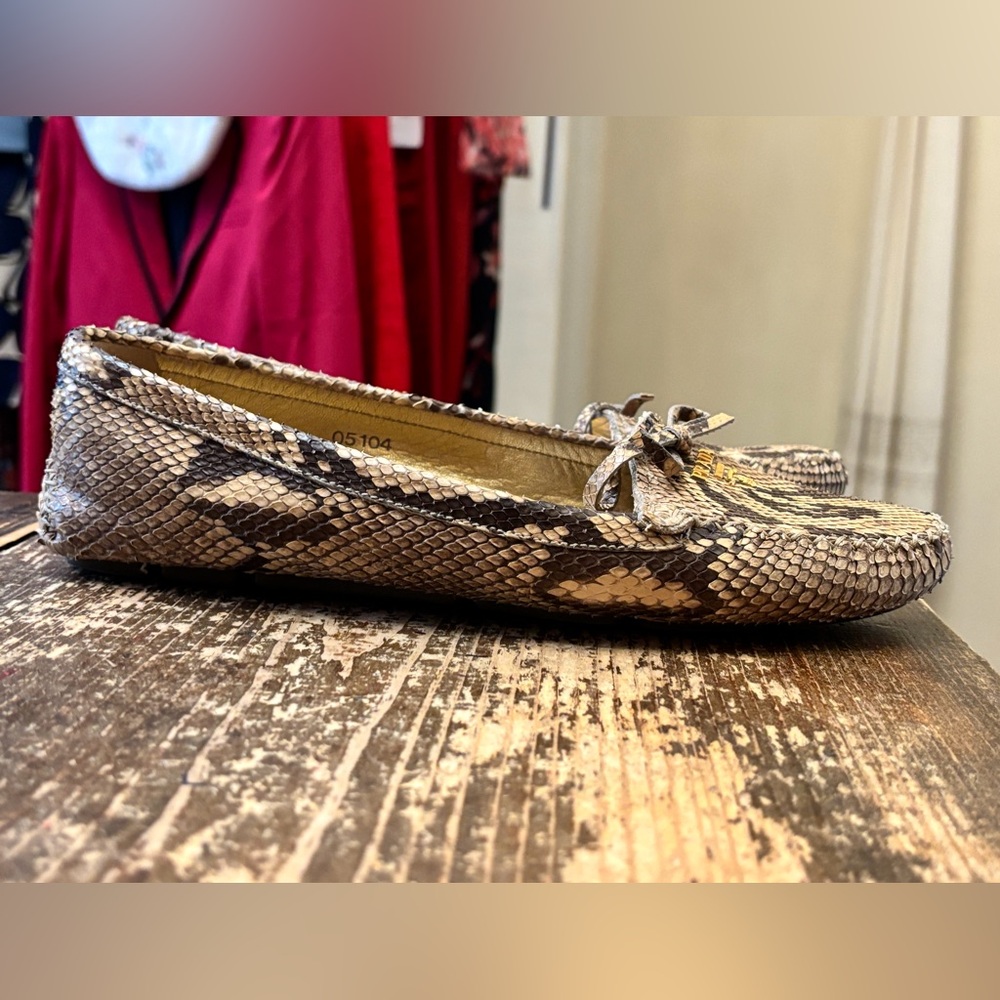 Prada Python Loafers Snakeskin Bow Gold Logo - Picture 4 of 12